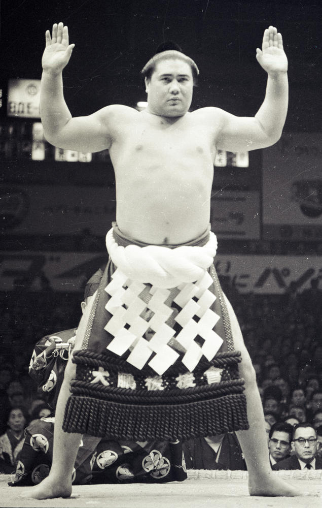 N大相撲 大鵬土俵入り（1964年11月）.jpg - ゴング格闘技
